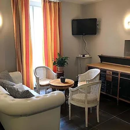 Hotel Les Pastels 3*
